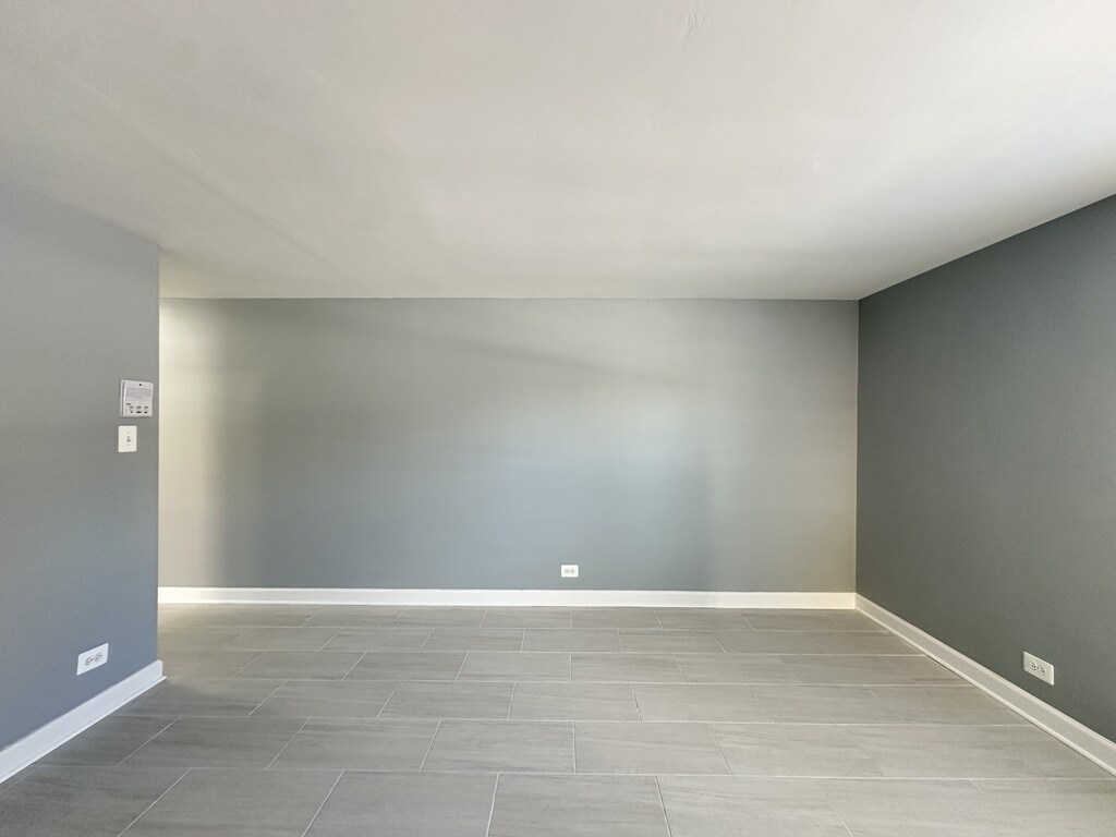 Building Photo - 6715 N California Ave