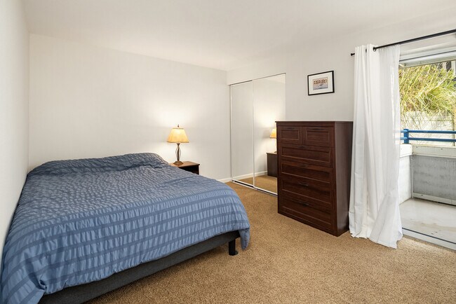 Building Photo - 2244 13th Ave W