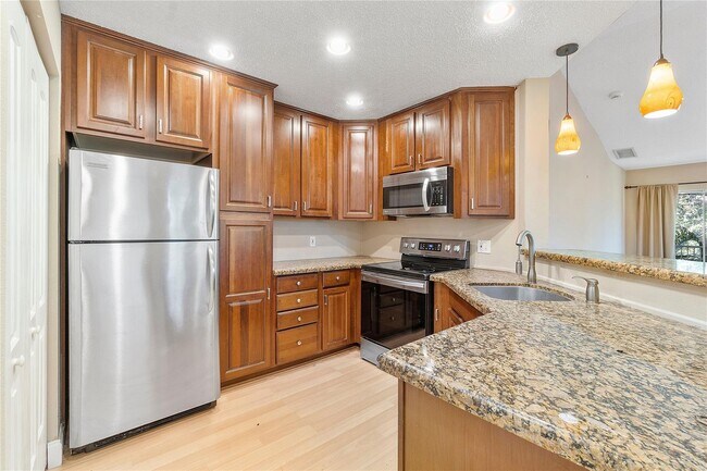 Building Photo - 815 W Boynton Beach Blvd