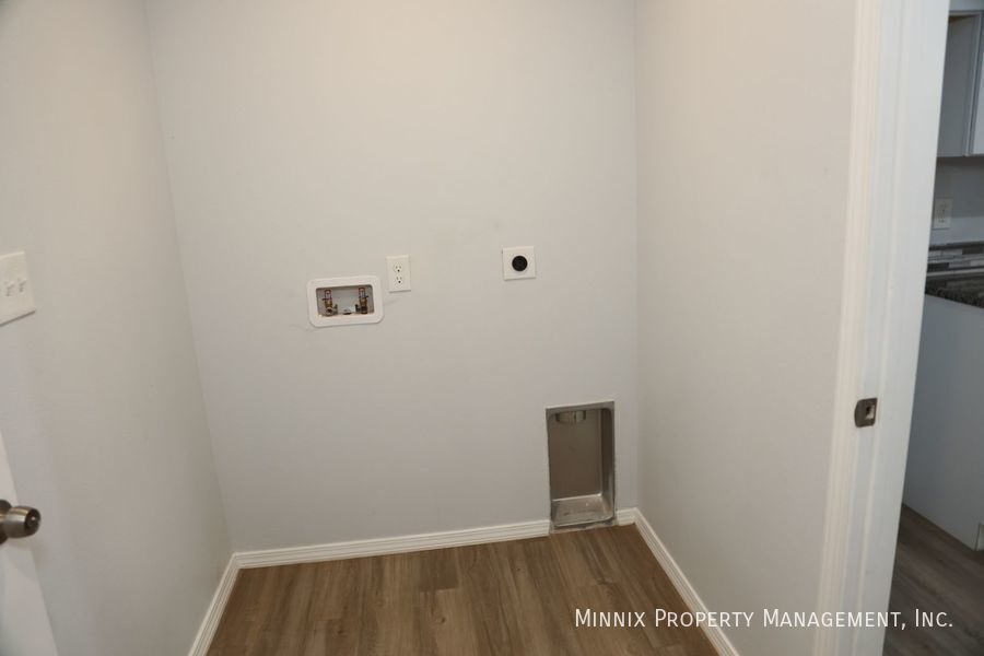 Building Photo - 1649 Wrigley Dr