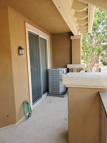Building Photo - 2676 Dietrich Dr