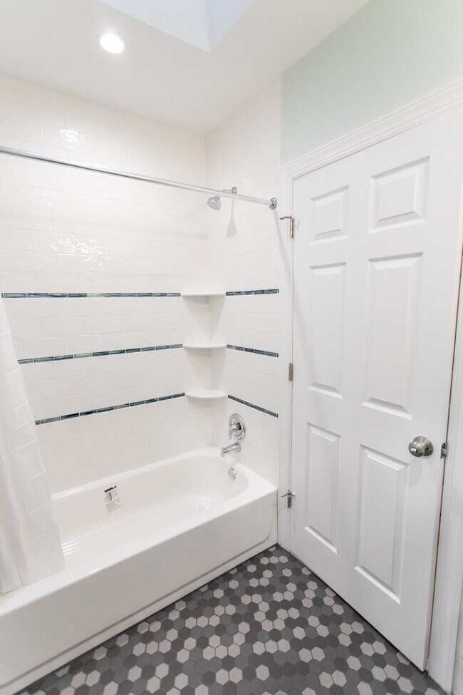 Building Photo - 5836 Alter St