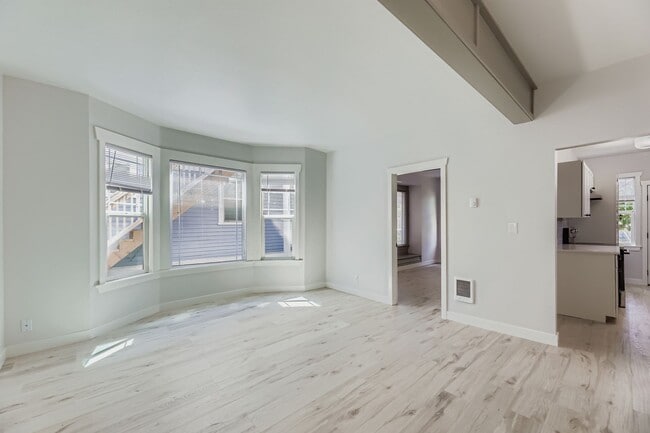 Building Photo - Breathtaking Renovation! Oversized 2 Bed 1...