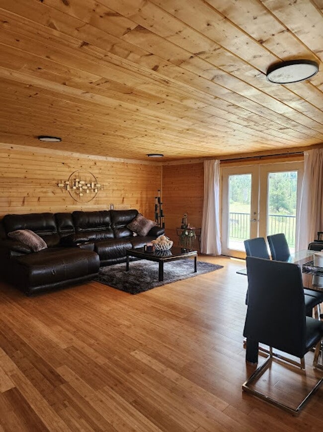 Building Photo - Long Realty & Property Management - Very Beautiful Cabin Close to Ski Resorts