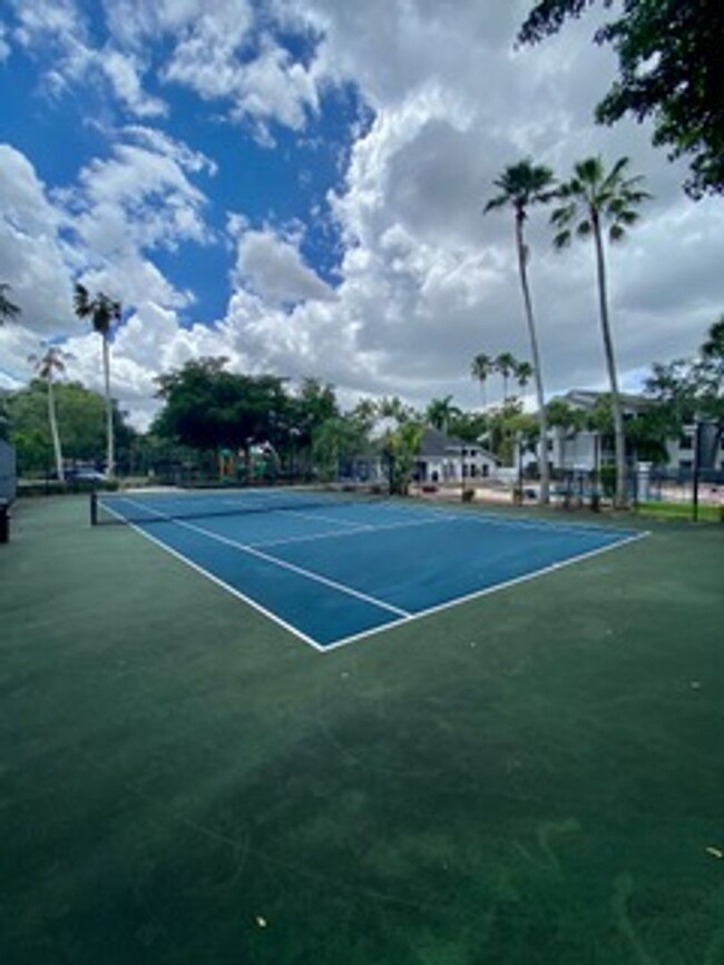 Building Photo - Excellent  location in Coral Springs