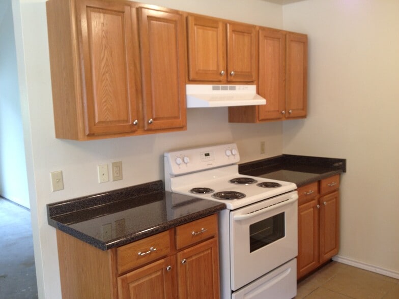 Building Photo - 112 Gatewood Ln