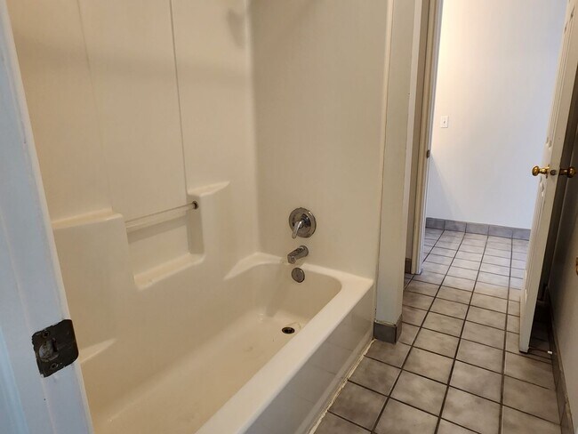 Building Photo - 129 W 100 N