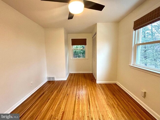 Building Photo - 546 Overlook Rd