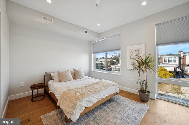 Building Photo - 331 Fountain St