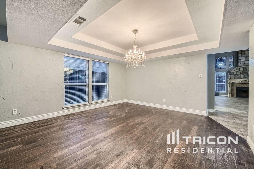 Building Photo - 220 Flatwood Dr