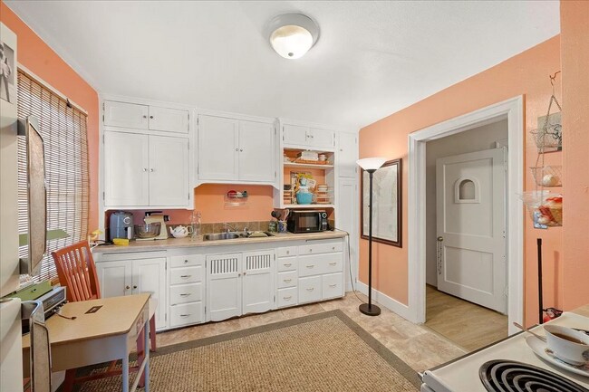 Building Photo - 2722 W Sinto Ave