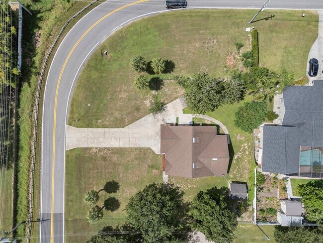 Building Photo - 10851 Log House Rd