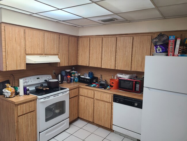 Building Photo - 8927 SW 40th Terrace