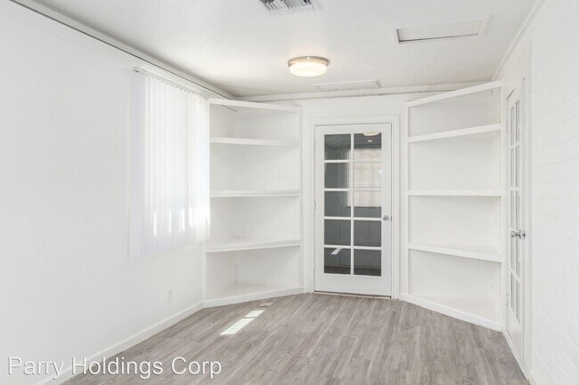 Building Photo - 3 br, 1 bath House - 2614 N 40th Drive