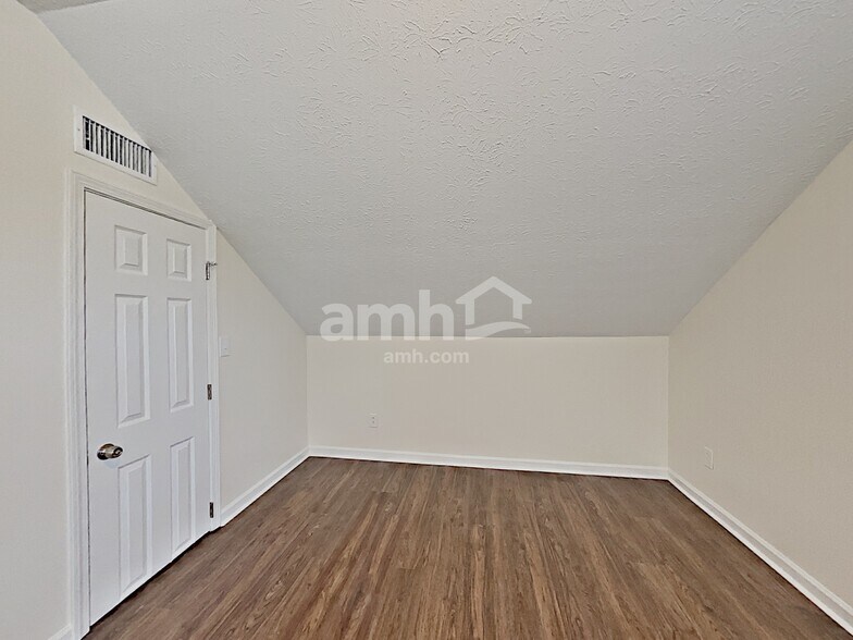 Building Photo - 5112 Greer Station Dr