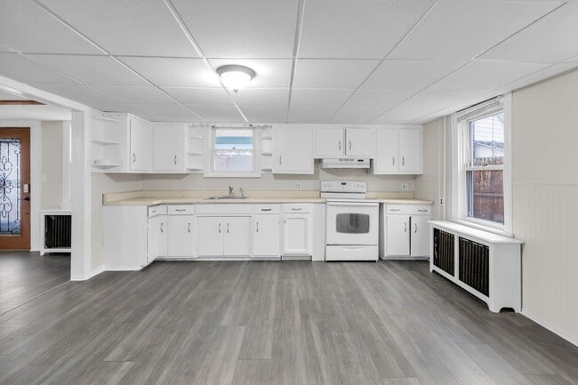 Building Photo - 210 Roseto Ave