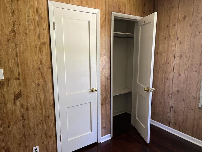 Building Photo - 22 E Lutcher Ave