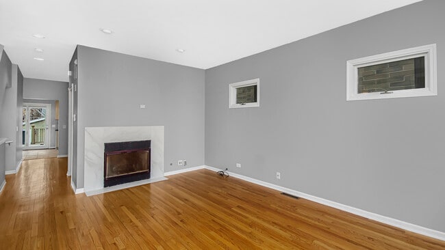 Building Photo - 1729 N Wood St