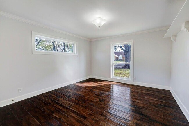 Building Photo - 6260 Briar Rose Dr