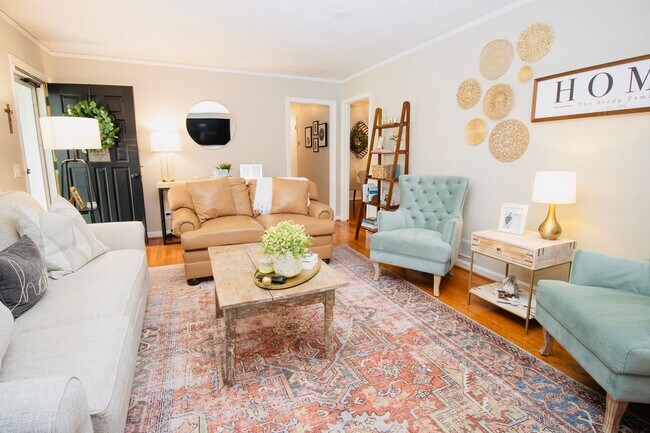 Building Photo - Stunning 3 Bedroom, 2 Bathroom in West Col...