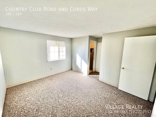 Building Photo - 671 Country Club Rd