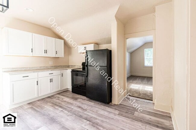 Building Photo - 1240 1/2 Boone St