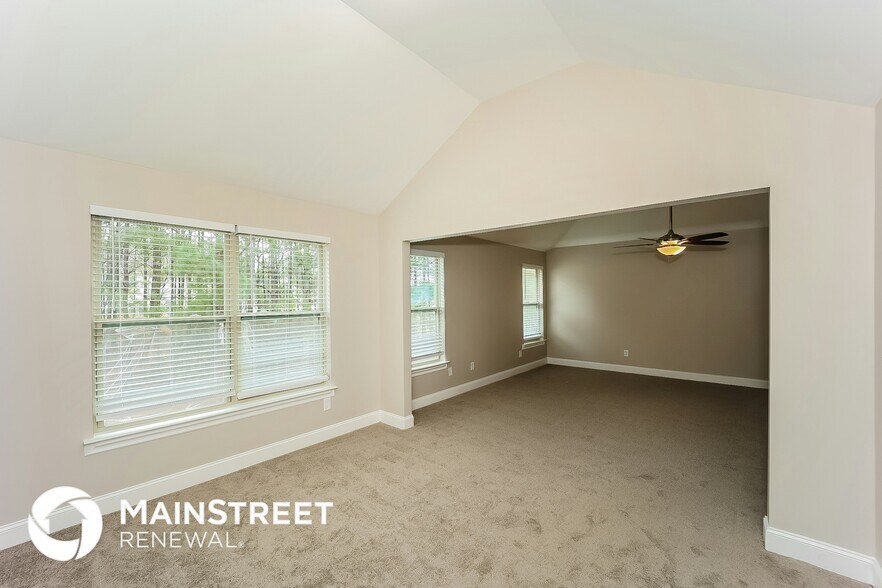Building Photo - 315 Alamosa Path SW
