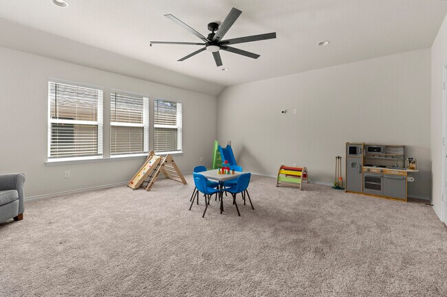 Building Photo - 1711 Dalhart