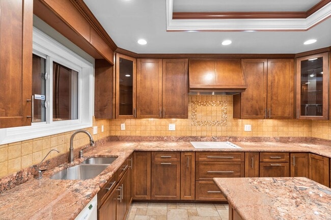 Building Photo - 4 Bed 3 Bath - Bethesda Single Family Home - Move In Ready