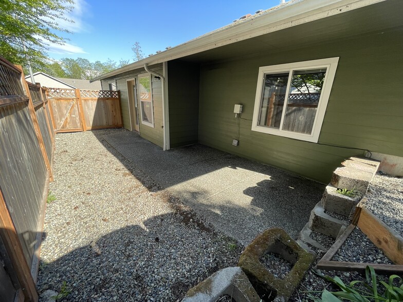 Building Photo - 1482 Estate Pl