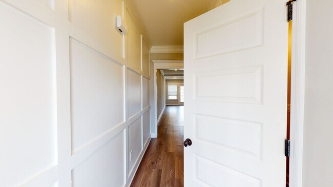 Primary Photo - Conveniently located townhouse in Evans!