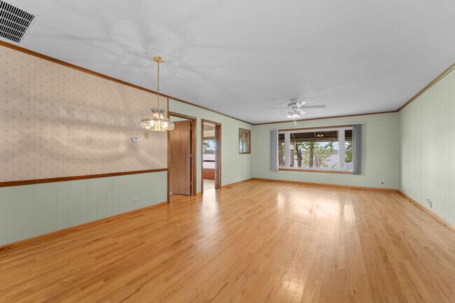 Building Photo - 471 Parkside Dr