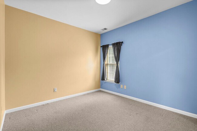 Building Photo - 13111 Venetian Rd