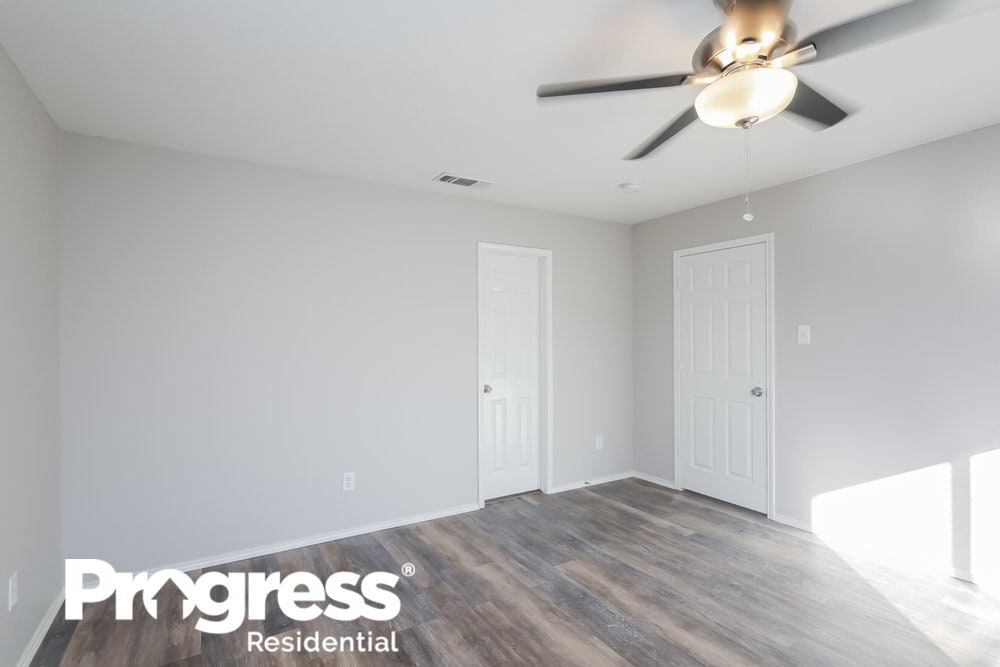 Building Photo - 308 Oak Meadow Ln