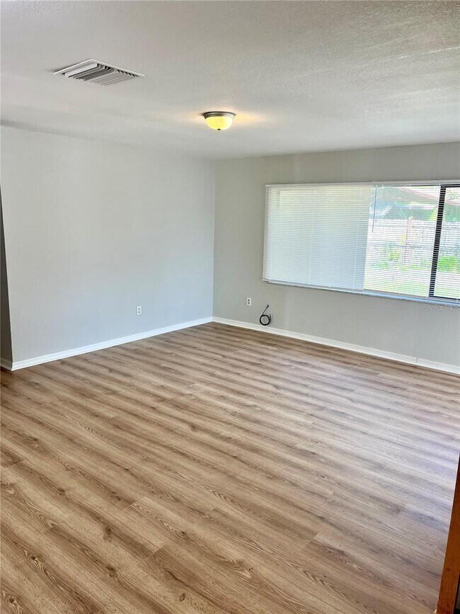 Building Photo - 1135 NE 24th Terrace