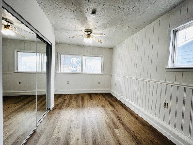 Building Photo - 25818 19th Ave S