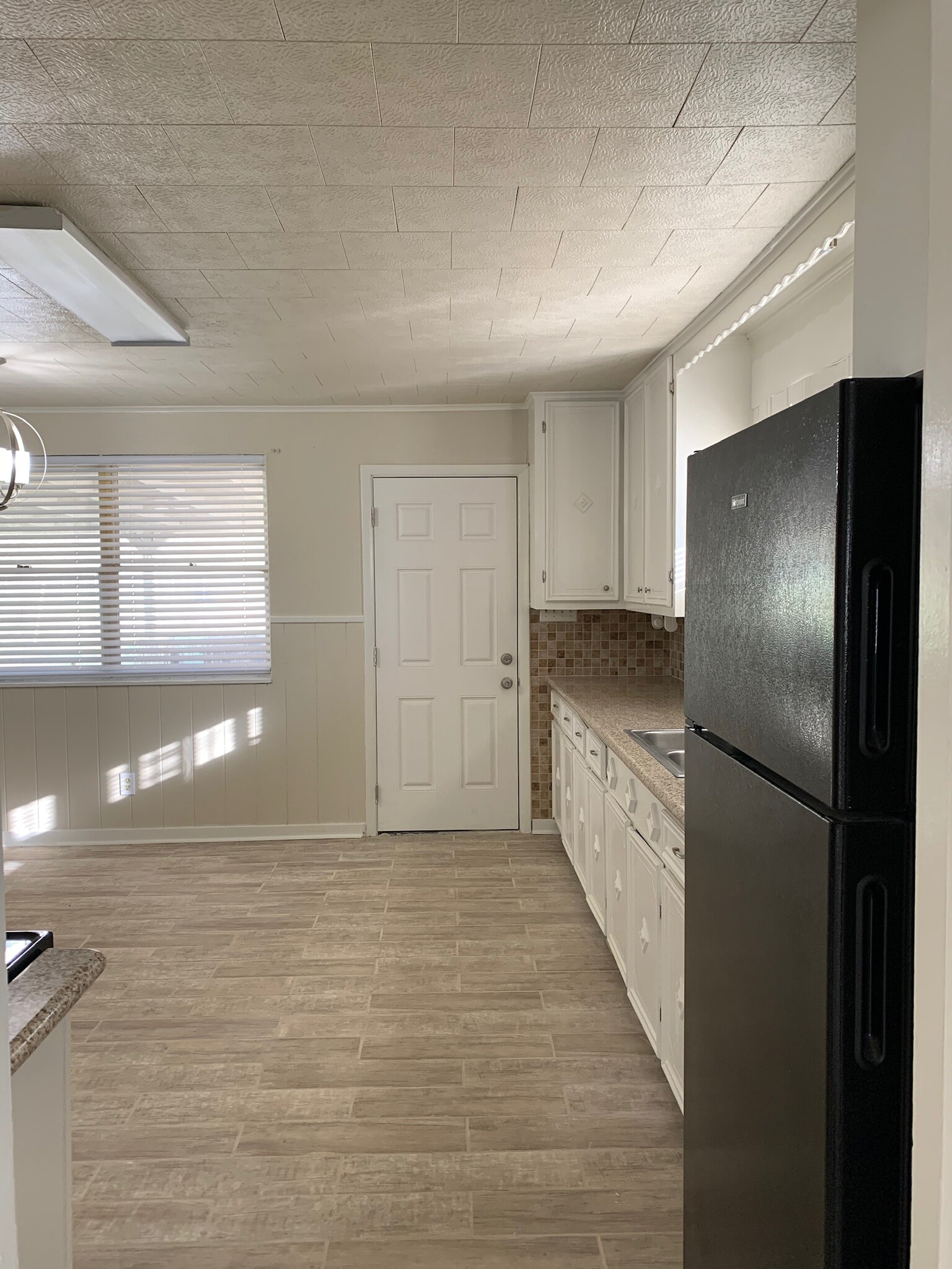 Kitchen - 5411 Sycamore Street