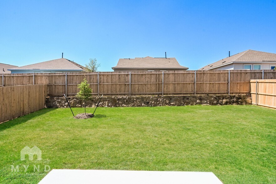 Building Photo - 2716 River Knl Ln