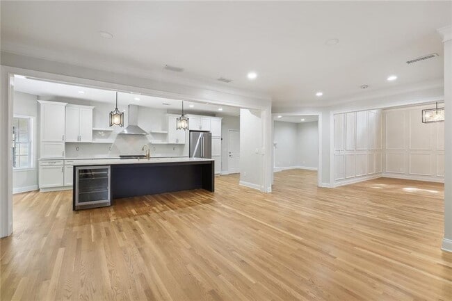 Building Photo - 210 Aerie Ct