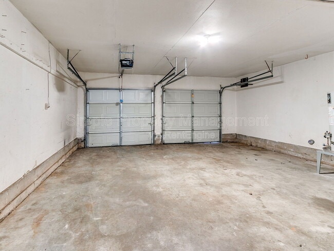 Building Photo - 606 Elmwood Dr