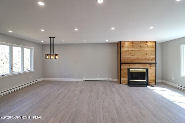 Building Photo - 1543 Coolbaugh Rd