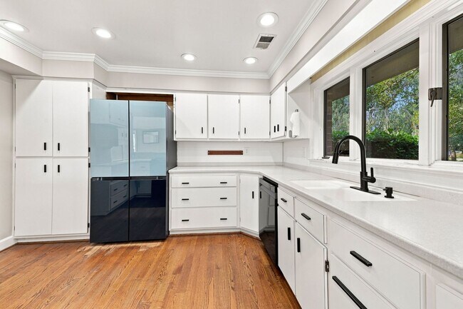 Building Photo - 4421 Carlton Ct