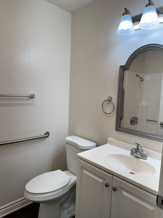 Building Photo - 1 Bedroom, 1 Bath - 55+ Senior Living Comm...