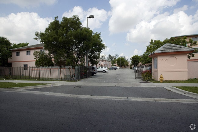 Primary Photo - 10250 NW 80th Ct