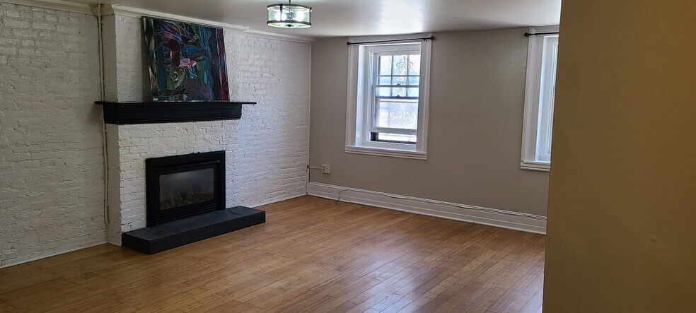 Building Photo - 285 Lark St
