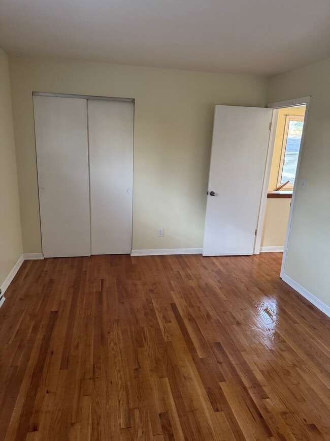 Building Photo - 6262 S Robert Ave