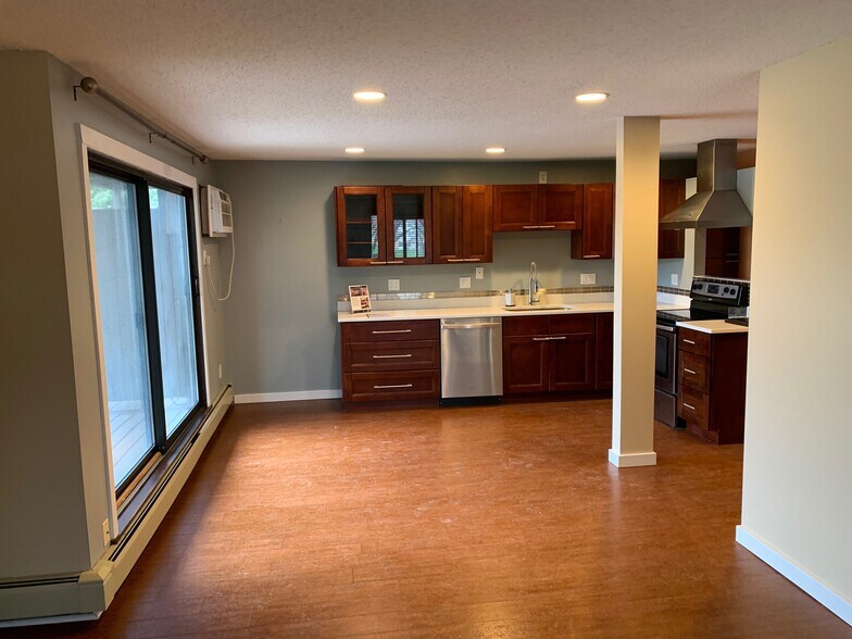 Building Photo - 3431 Kent St