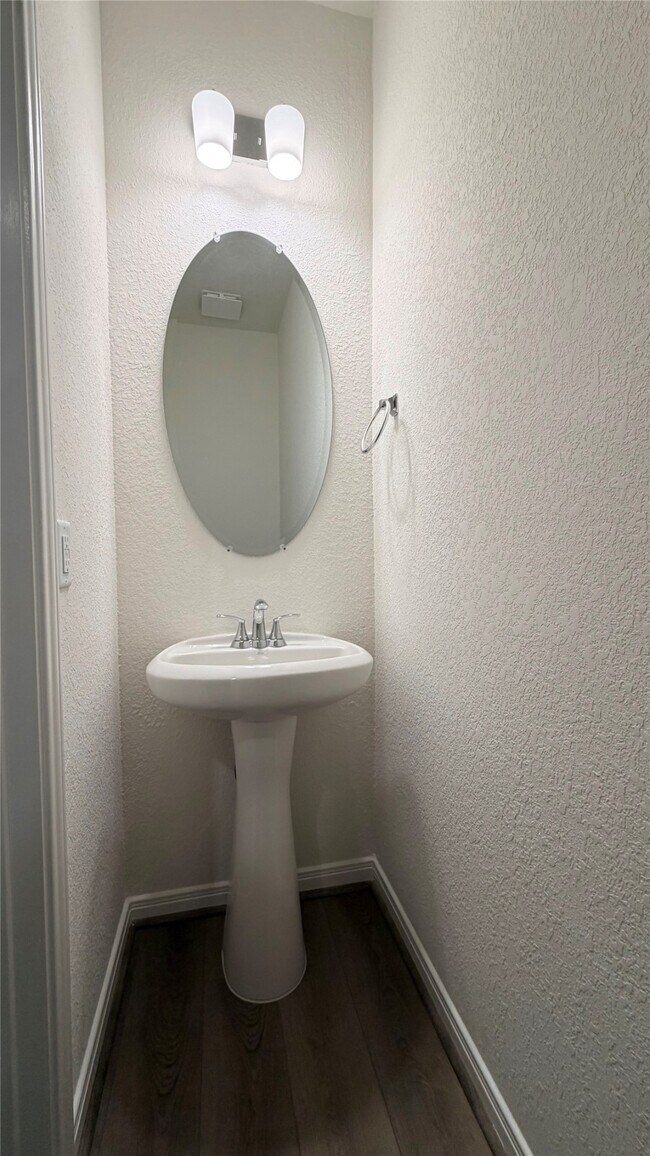 Building Photo - 2800 Cordova Hl Dr