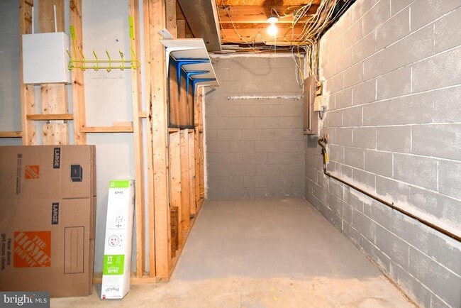 Building Photo - 11796 Lone Tree Ct