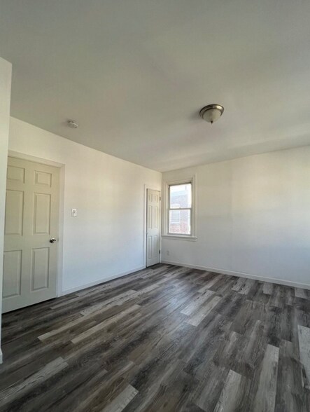 Building Photo - 5131 N Warnock St